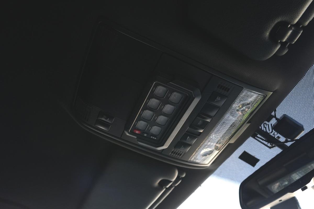 Darkside Porsche Cayenne 957 Overhead Wireless Light Controller Mount