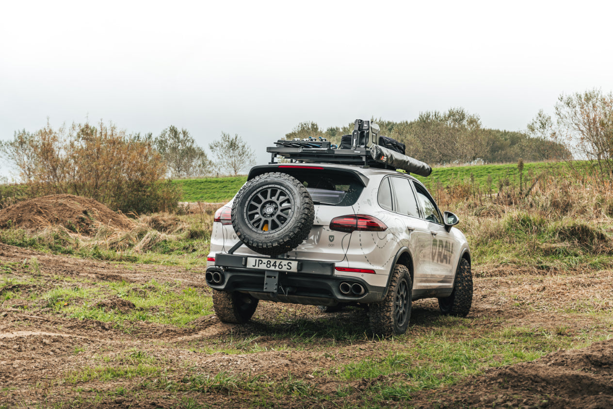 porsche cayenne rilland terrein 4x4 offroad reservewielhouder achterkant