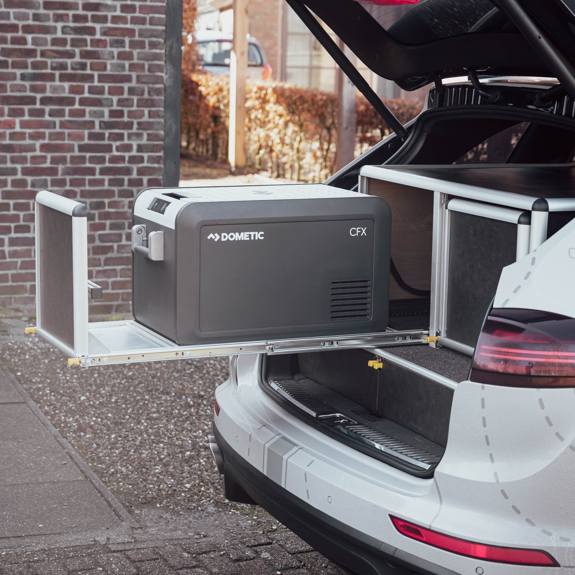 porsche cayenne inbouw kamperen zijkant koelkast