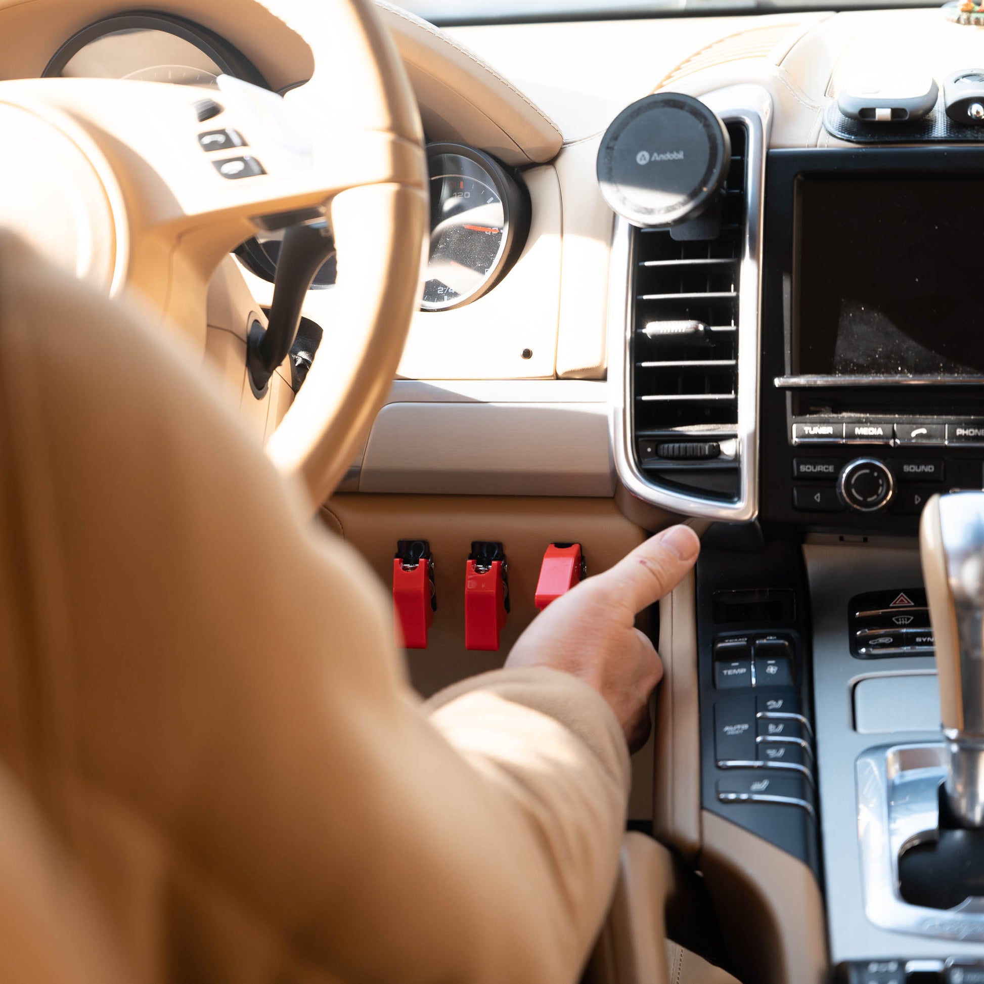 porsche cayenne interieur beige knoppen verlichting
