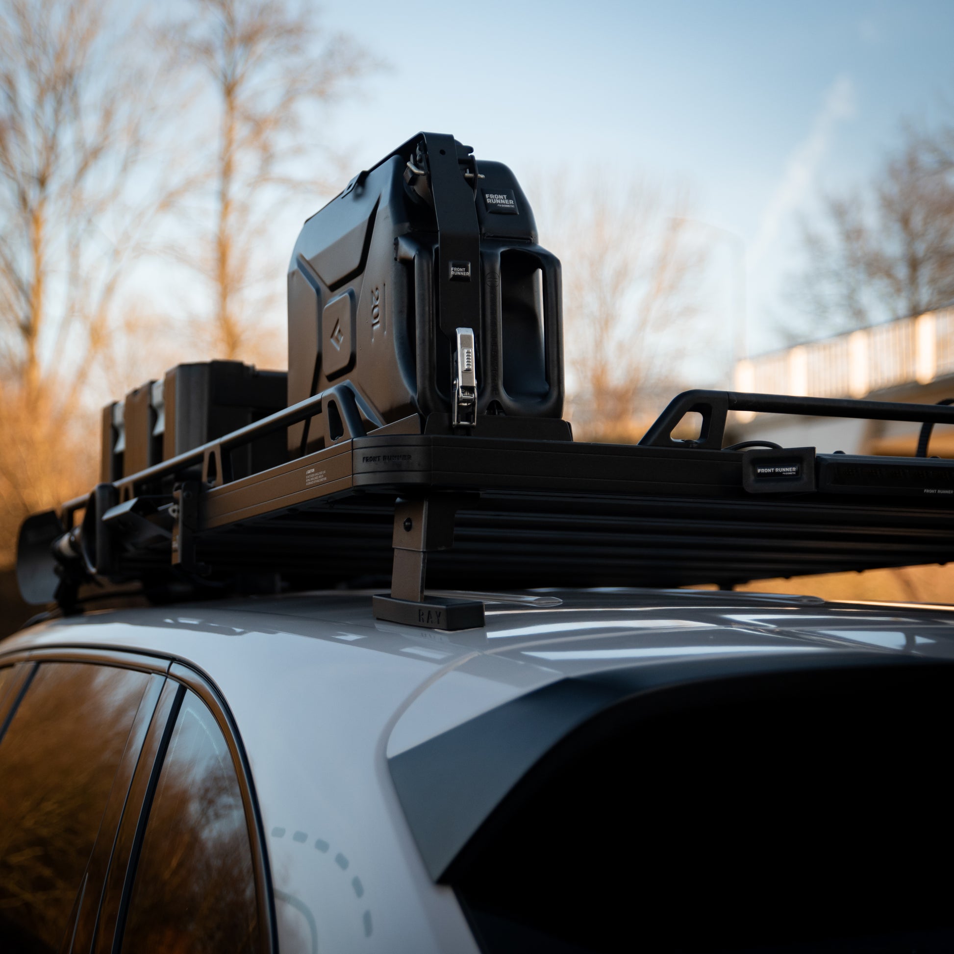 porsche cayenne 958 dakrek jerrycan