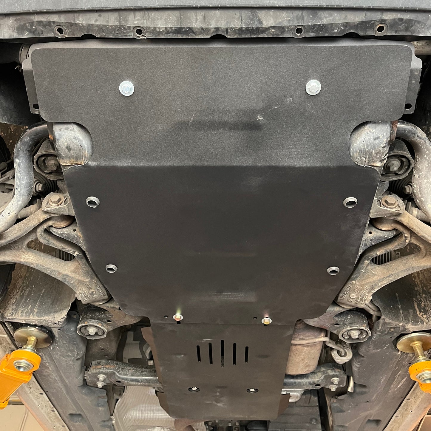 porsche cayenne beschermplaten motor onderkant