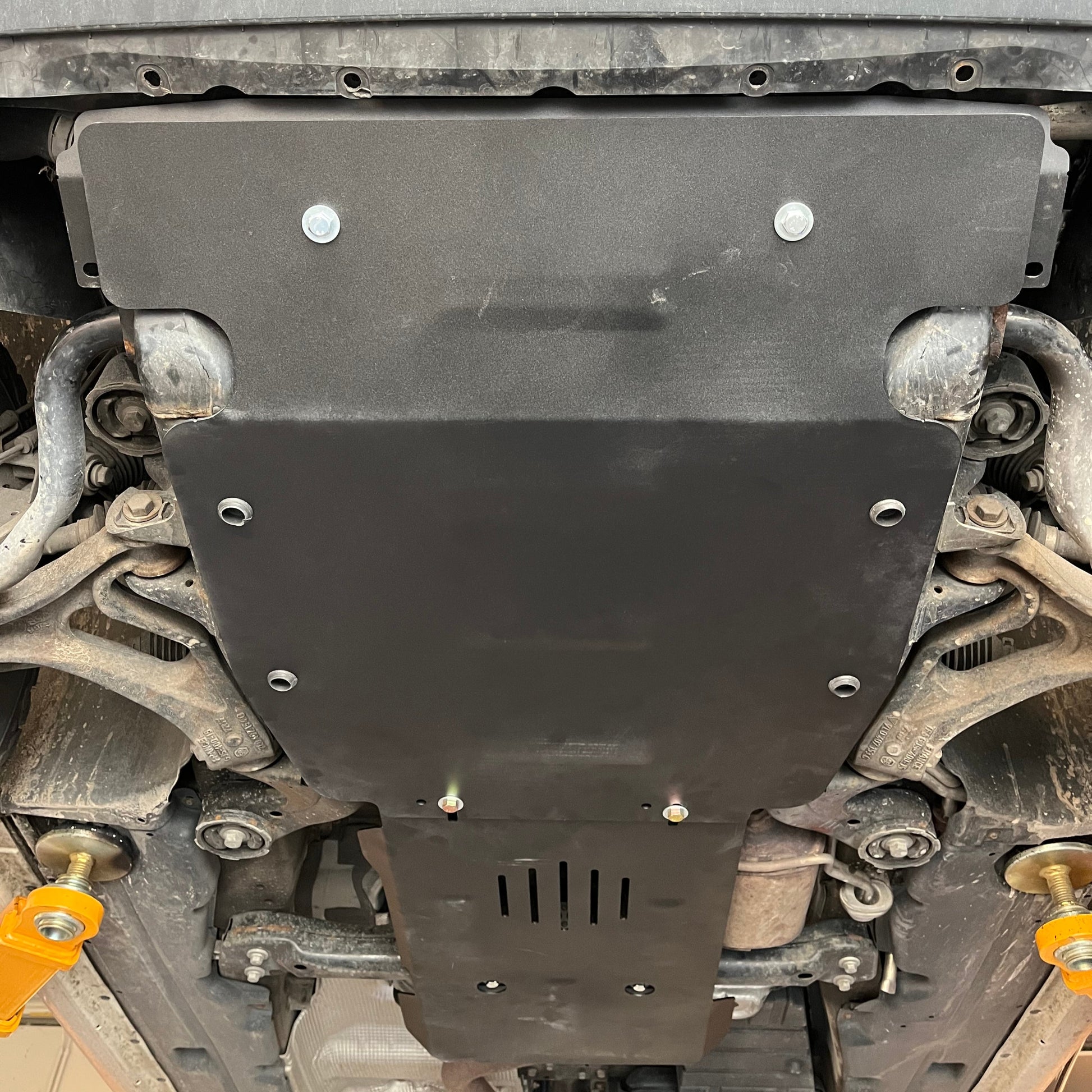 porsche cayenne beschermplaten motor onderkant