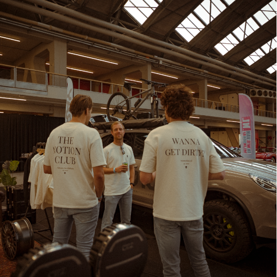IAMS porsche cayenne overland build lifestyle tees t-shirts amsterdam car community