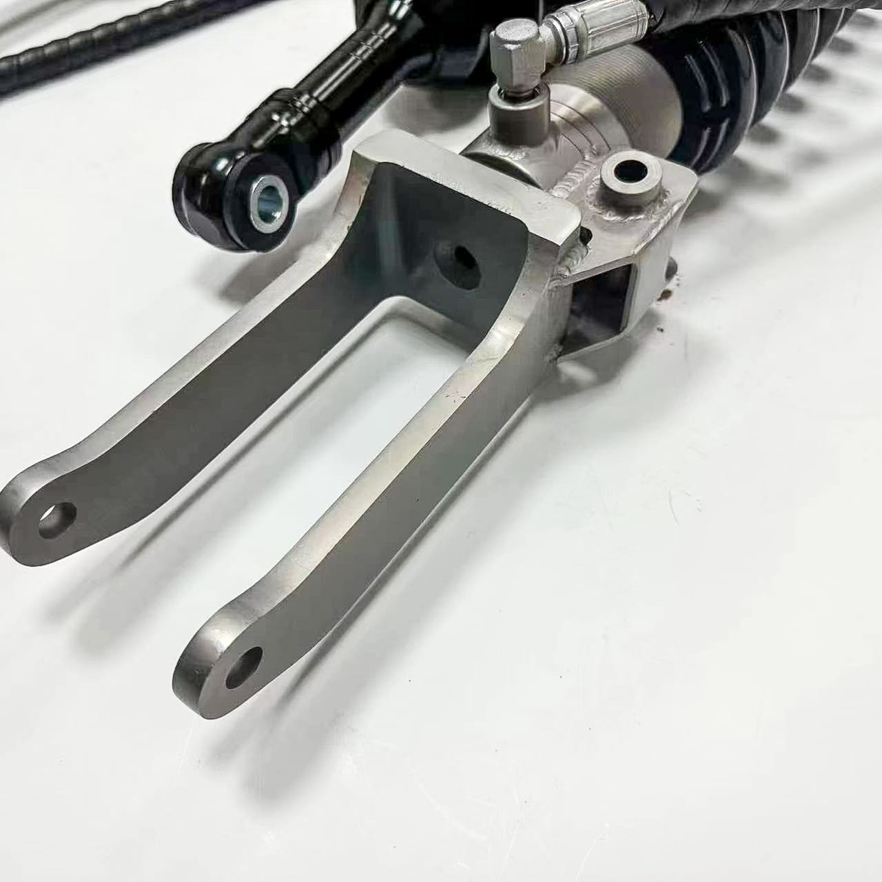 Porsche Cayenne 955/957 Offroad Coilovers Akioverland Bespoke 2.5 Nitrogen Filled