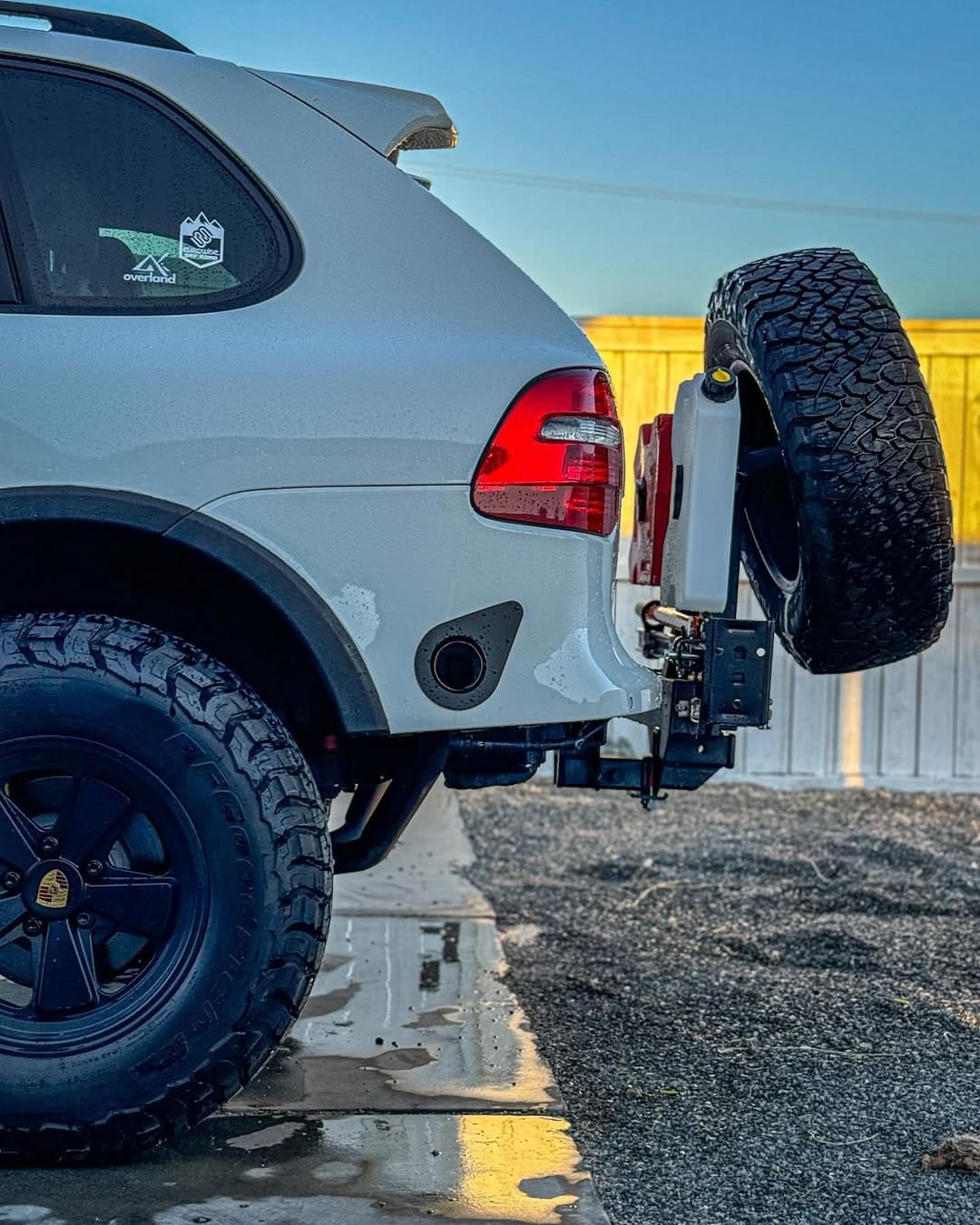 AKI Overland Classic Fuchs