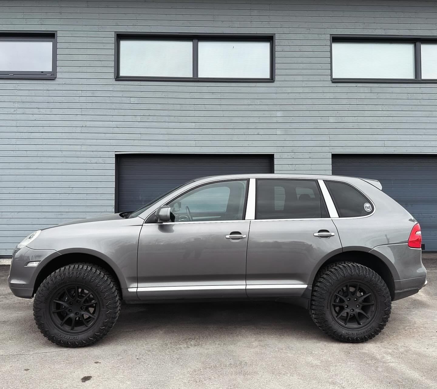 Porsche Cayenne 955/957 Liftkit 2.5” Air  Suspension (No Subframe Drop)