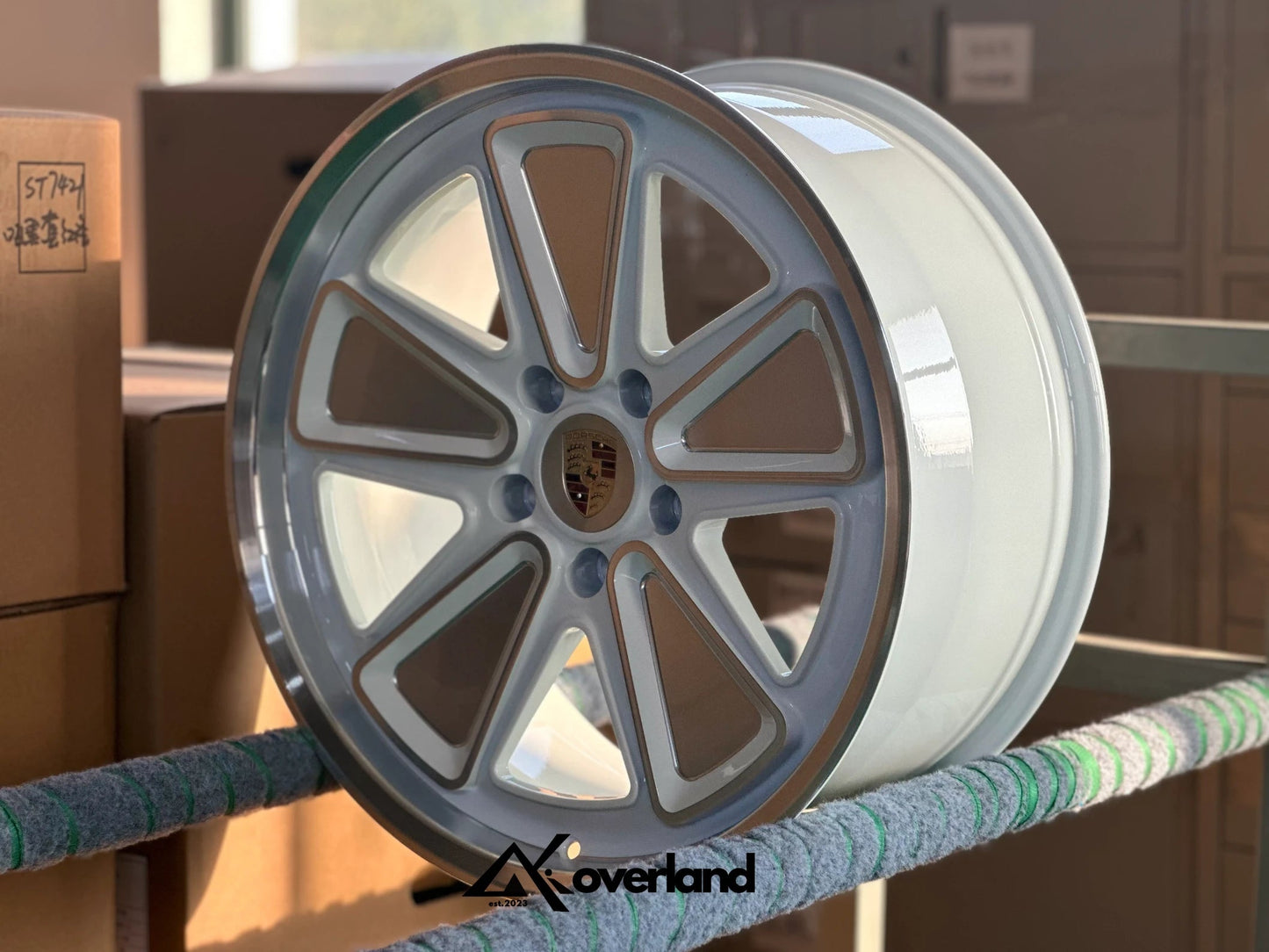 AKI Overland Fuchs Reimagined