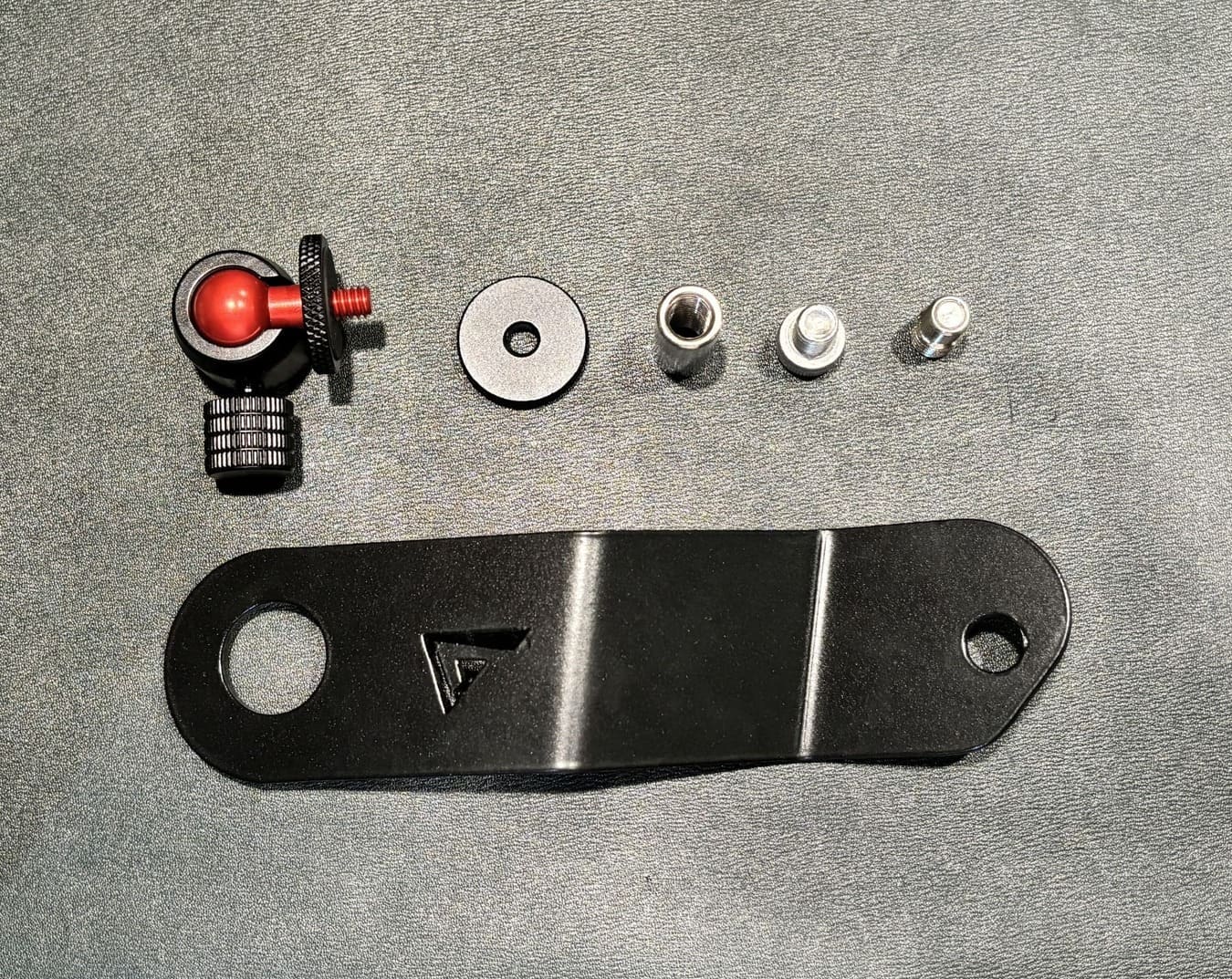 Porsche Cayenne 955/957 License plate bracket