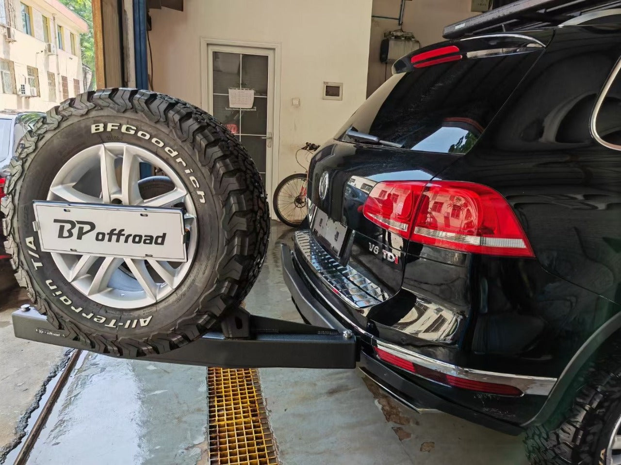 Porsche Cayenne 958 Offroad Spare Tire Swing Out Carrier