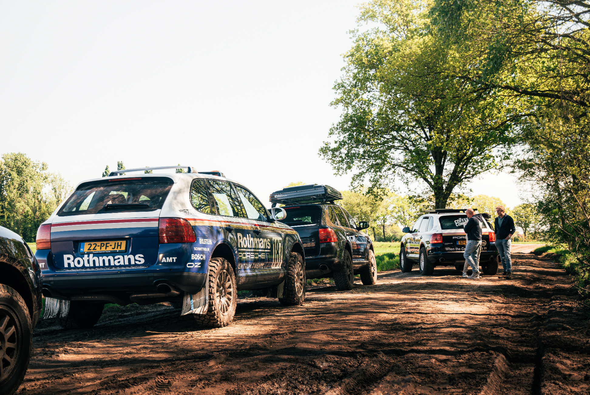 Load video: Aftermovie Dust &amp; Drive Porsche Cayenne event