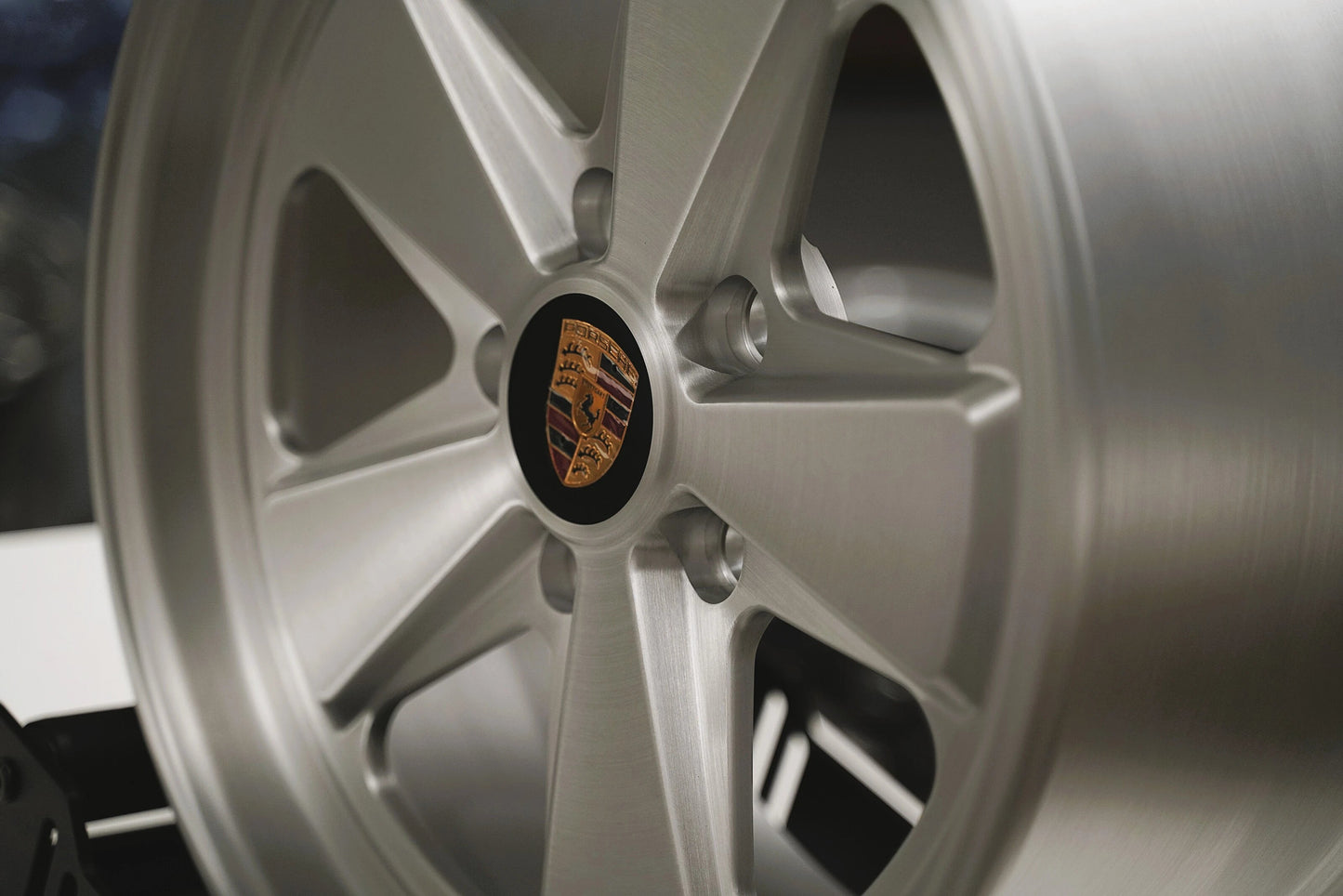 AKI Overland Classic Fuchs